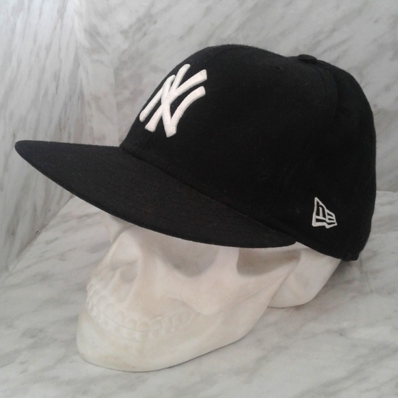 New Era Other - New Era 59Fifty New York NY Yankees Fitted Hat sz 8 MLB Cap